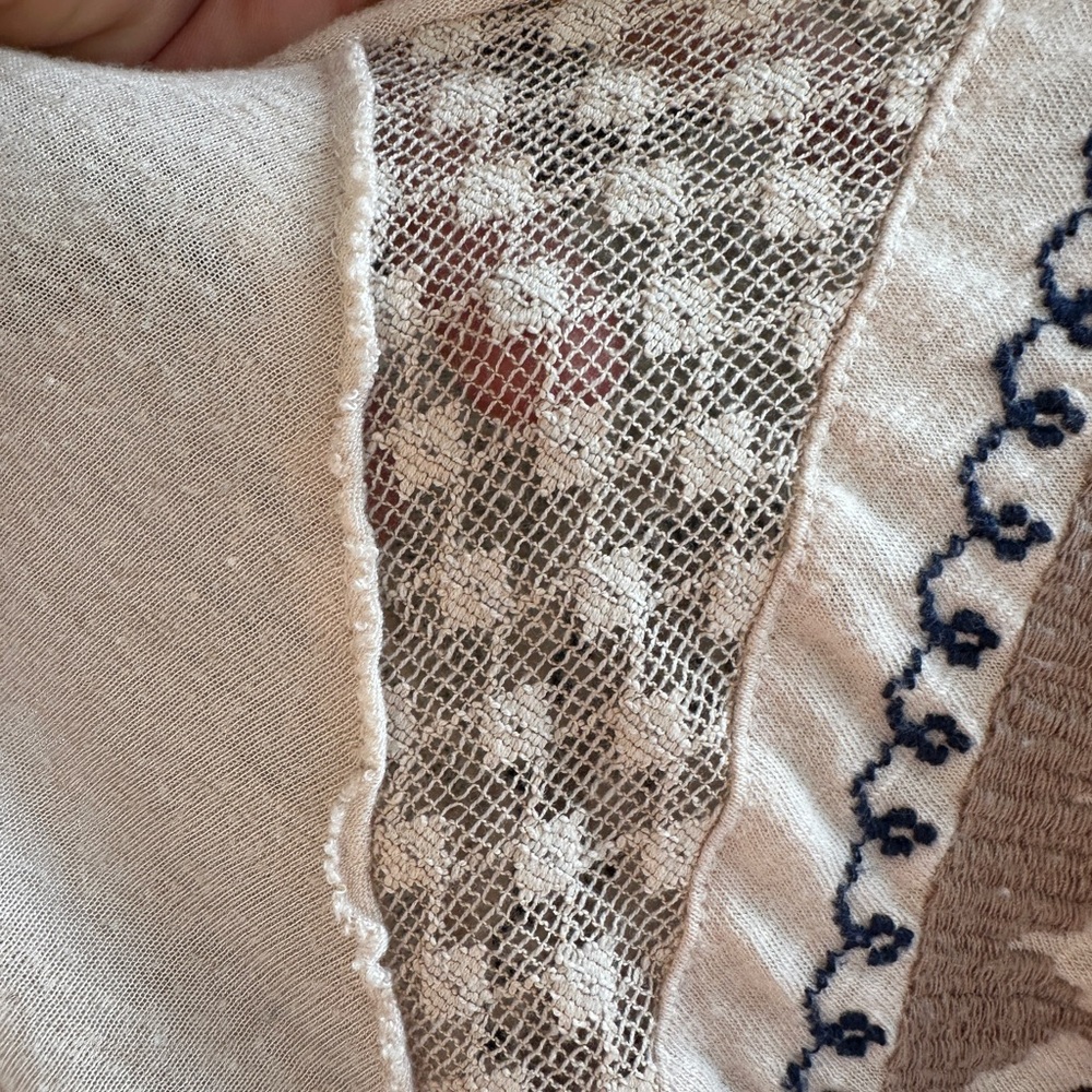 Free People Embroidered Boho Top – Size XS - Picture 6 of 9